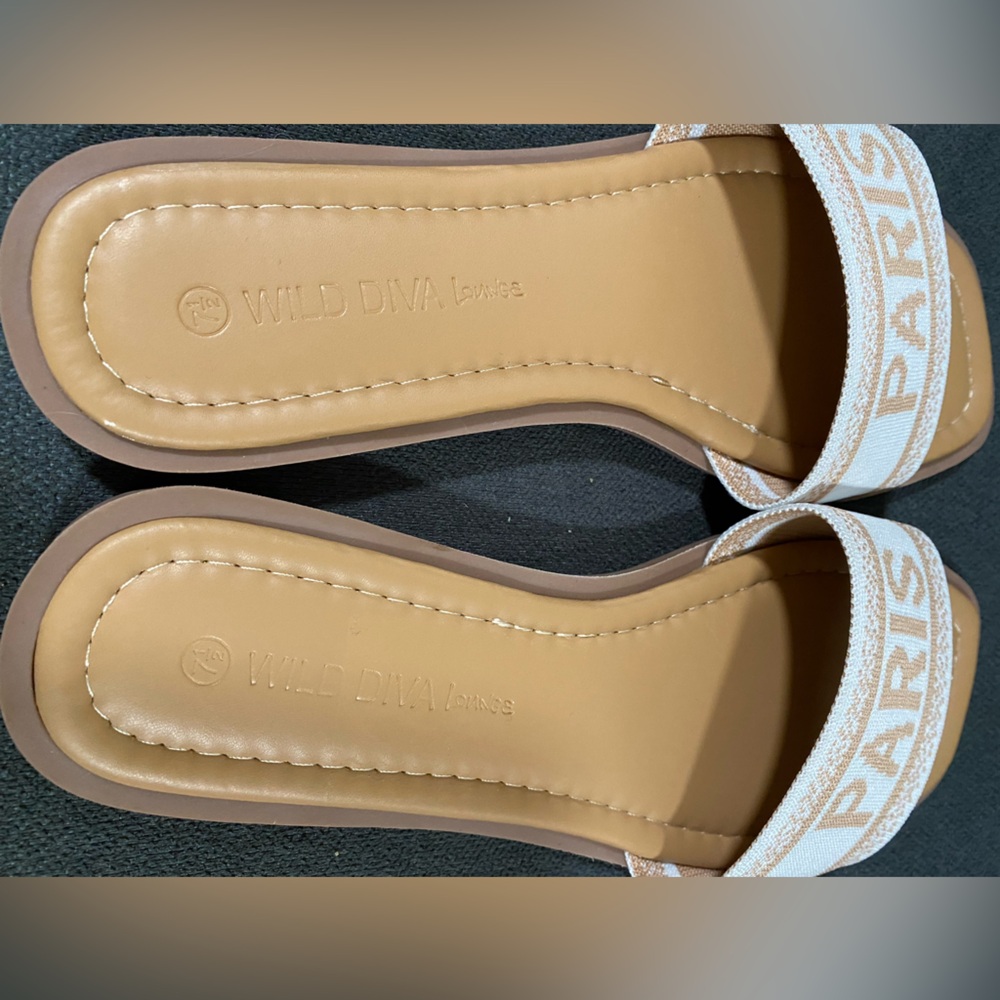 ⭐️NEW Wild Diva Lounge Flat Sandals for Women Comfortable Slip On Slide Sandals - Picture 14 of 15